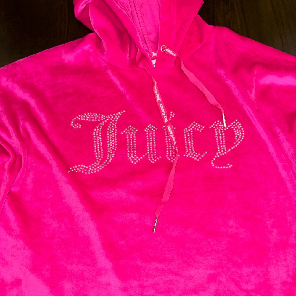 Juicy Couture Bedazzled Velour Sleepware Set - Picture 6 of 12